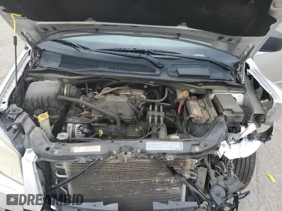 ✅ 2010 Chrysler Town & Country LX • VIN: 2A4RR2D15AR387643 • Lot: 67084975. Wystawiony na Copart z przebiegiem 155 706 mil. Bezpłatny archiwum sprzedaży aukcyjnych z USA i szczegółowy raport historii pojazdu na DreamBid. Zdjęcie 12.