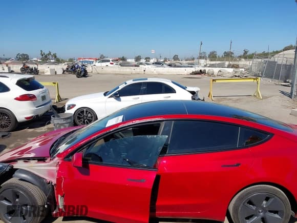 ✅ 2022 Tesla Model 3 Long Range • VIN: 5YJ3E1EB1NF273763 • Lot: 43035320. Wystawiony na IAAI z przebiegiem 58 297 mil. Bezpłatny archiwum sprzedaży aukcyjnych z USA i szczegółowy raport historii pojazdu na DreamBid. Zdjęcie 14.