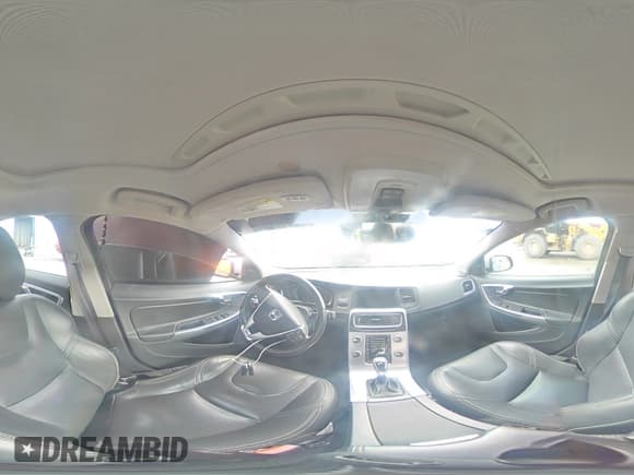 ✅ 2017 Volvo S60 Dynamic • VIN: YV140MTL8H2431422 • Лот: 89916205. Опубликован ранее на Copart с пробегом 89 120 миль. Бесплатный доступ к архиву аукционных продаж из США и подробный отчёт об истории автомобиля на DreamBid. Изображение 14.