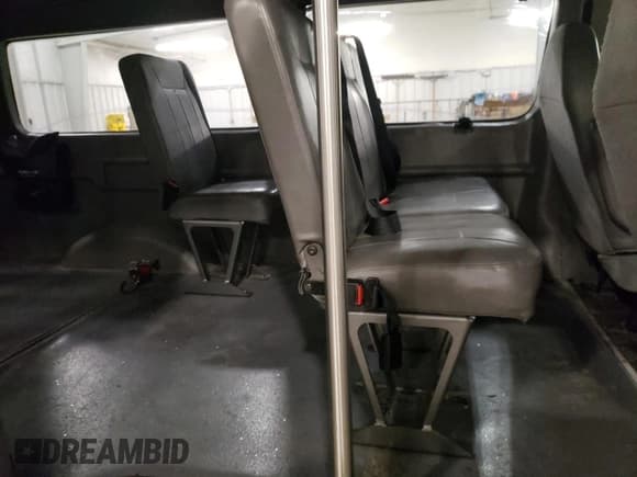 ✅ 2008 Ford Econoline Cargo Commercial • VIN: 1FTNS24W88DB46242 • Лот: 81156774. Опубликован ранее на Copart с пробегом 43 636 миль. Бесплатный доступ к архиву аукционных продаж из США и подробный отчёт об истории автомобиля на DreamBid. Изображение 11.