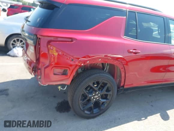 2025 Chevrolet Traverse AWD RS with VIN 1GNEVLRS7SJ193023, listed as a IAAI auction lot 42846732 with 7,899 mi miles and . Bid and sale history available at DreamBid. Image 18.