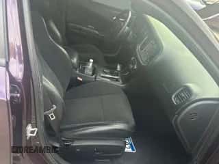 2022 Dodge Charger GT z VIN 2C3CDXHG9NH221499, wystawiony jako Copart lot #87306105 z przebiegiem 48 209 mil mil oraz Czysty tytuł • Clean title. Historia ofert i sprzedaży dostępna na DreamBid. Obrazek 5.