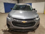 ✅ 2020 Chevrolet Traverse LS • VIN: 1GNERFKWXLJ303518 • Lot: 90496695. Wystawiony na Copart z przebiegiem 92 771 mil. Bezpłatny archiwum sprzedaży aukcyjnych z USA i szczegółowy raport historii pojazdu na DreamBid. Zdjęcie 5.