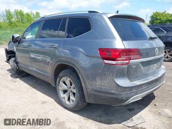 ✅ 2018 Volkswagen Atlas SE • VIN: 1V2CP2CA2JC593755 • Lot: 42381332. Listed on IAAI with 62,664 mi. Free auction sales archive from the USA and detailed vehicle history report at DreamBid. Image 3.