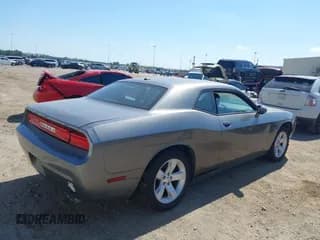 ✅ 2011 Dodge Challenger • VIN: 2B3CJ4DG4BH605437 • Lot: 40514649. Wystawiony na IAAI z przebiegiem 218 976 mil. Bezpłatny archiwum sprzedaży aukcyjnych z USA i szczegółowy raport historii pojazdu na DreamBid. Zdjęcie 4.