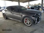 ✅ 2021 Alfa Romeo Giulia Quadrifoglio • VIN: ZARFAMEV5M7646074 • Lot: 46932545. Wystawiony na Copart z przebiegiem 21 797 mil. Bezpłatny archiwum sprzedaży aukcyjnych z USA i szczegółowy raport historii pojazdu na DreamBid. Zdjęcie 4.
