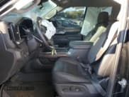 ✅ 2023 Chevrolet Silverado 1500 LT Trail Boss • VIN: 3GCUDFED1PG244640 • Lot: 87000205. Wystawiony na Copart z przebiegiem 52 000 mil. Bezpłatny archiwum sprzedaży aukcyjnych z USA i szczegółowy raport historii pojazdu na DreamBid. Zdjęcie 7.