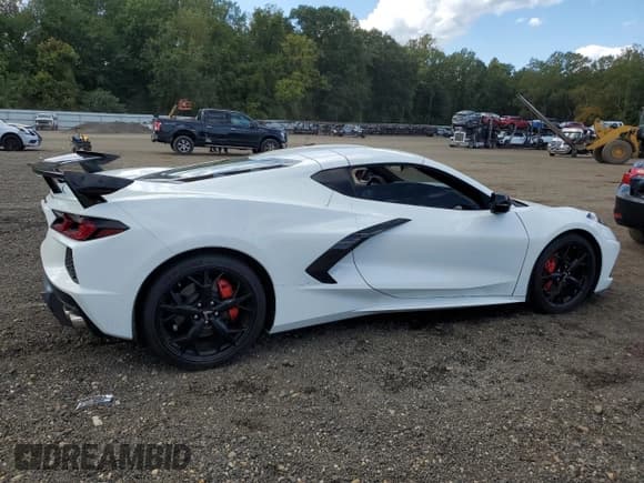 ✅ 2023 Chevrolet Corvette 1LT • VIN: 1G1YA2D49P5123553 • Lot: 67258045. Wystawiony na Copart z przebiegiem 7 786 mil. Bezpłatny archiwum sprzedaży aukcyjnych z USA i szczegółowy raport historii pojazdu na DreamBid. Zdjęcie 3.