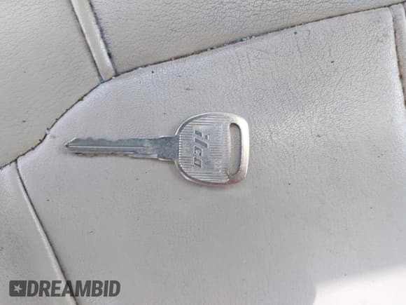 ✅ 2002 Chevrolet Suburban LS • VIN: 3GNEC16Z72G304778 • Лот: 42165459. Опубликован ранее на IAAI с пробегом 257 422 миль. Бесплатный доступ к архиву аукционных продаж из США и подробный отчёт об истории автомобиля на DreamBid. Изображение 11.