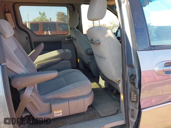 ✅ 2004 Ford Freestar Limited • VIN: 2FMZA58264BA89838 • Lot: 43238958. Listed on IAAI with 233,573 mi. Free auction sales archive from the USA and detailed vehicle history report at DreamBid. Image 8.