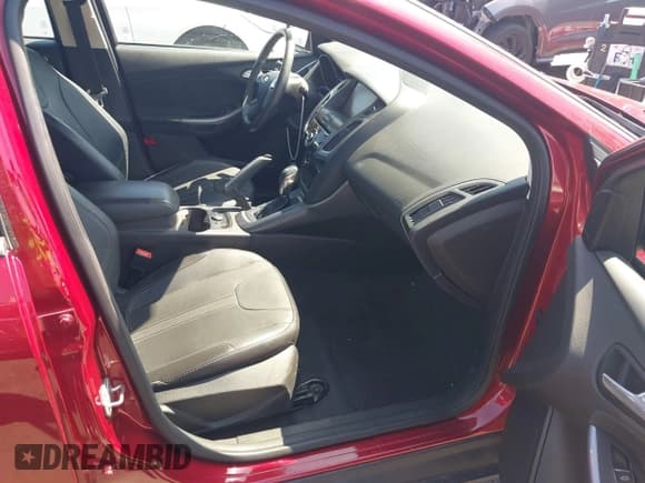 ✅ 2014 Ford Focus Titanium • VIN: 1FADP3N24EL158443 • Lot: 42801477. Listed on IAAI with 116,859 mi. Free auction sales archive from the USA and detailed vehicle history report at DreamBid. Image 5.