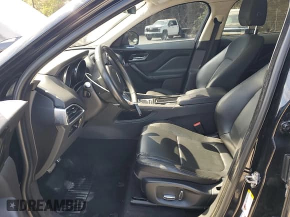 ✅ 2019 Jaguar F-Pace 25t Premium • VIN: SADCJ2FX8KA393323 • Lot: 87073675. Listed on Copart with 140,310 mi. Free auction sales archive from the USA and detailed vehicle history report at DreamBid. Image 7.