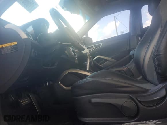 ✅ 2014 Hyundai Veloster • VIN: KMHTC6AD7EU217615 • Lot: 71569134. Wystawiony na Copart z przebiegiem 125 066 mil. Bezpłatny archiwum sprzedaży aukcyjnych z USA i szczegółowy raport historii pojazdu na DreamBid. Zdjęcie 7.