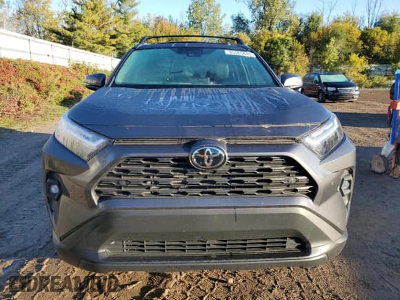 ✅ 2024 Toyota RAV4 XLE Premium • VIN: 2T3A1RFV5RW493725 • Lot: 85565645. Wystawiony na Copart z przebiegiem 8 160 mil. Bezpłatny archiwum sprzedaży aukcyjnych z USA i szczegółowy raport historii pojazdu na DreamBid. Zdjęcie 5.