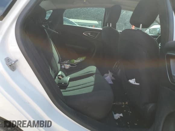 ✅ 2015 Chrysler 200 Limited • VIN: 1C3CCCAB2FN726660 • Lot: 72042165. Wystawiony na Copart z przebiegiem 115 451 mil. Bezpłatny archiwum sprzedaży aukcyjnych z USA i szczegółowy raport historii pojazdu na DreamBid. Zdjęcie 10.