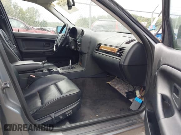 ✅ 1995 BMW 3 Series 325i • VIN: WBACB332XSFE20788 • Лот: 43298072. Опубликован ранее на IAAI с пробегом 125 275 миль. Бесплатный доступ к архиву аукционных продаж из США и подробный отчёт об истории автомобиля на DreamBid. Изображение 5.