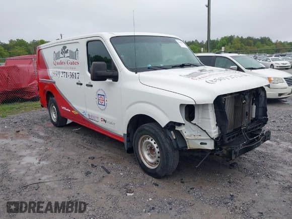 ✅ 2019 Nissan NV Cargo S • VIN: 1N6BF0KY0KN808846 • Lot: 41946597. Wystawiony na IAAI z przebiegiem 128 372 mil. Bezpłatny archiwum sprzedaży aukcyjnych z USA i szczegółowy raport historii pojazdu na DreamBid. Zdjęcie 1.