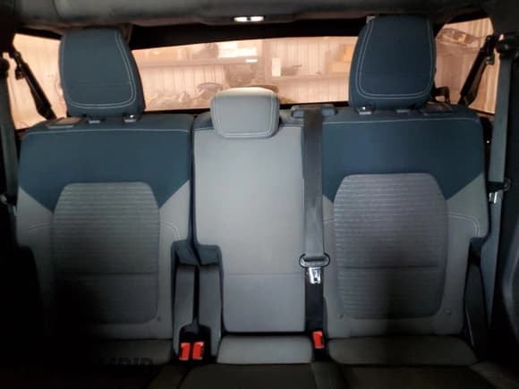 ✅ 2021 Ford Bronco • VIN: 1FMEE5DPXMLA91211 • Lot: 53406165. Wystawiony na Copart z przebiegiem 32 999 mil. Bezpłatny archiwum sprzedaży aukcyjnych z USA i szczegółowy raport historii pojazdu na DreamBid. Zdjęcie 10.