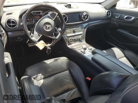 ✅ 2017 Mercedes-Benz SL 450 • VIN: WDDJK6GA2HF047710 • Lot: 53441534. Wystawiony na Copart z przebiegiem 30 176 mil. Bezpłatny archiwum sprzedaży aukcyjnych z USA i szczegółowy raport historii pojazdu na DreamBid. Zdjęcie 8.