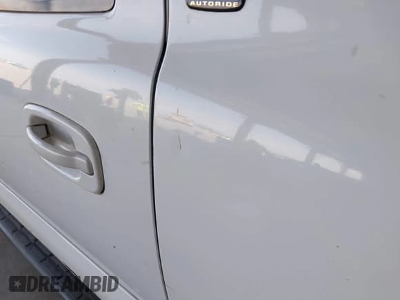 ✅ 2001 Chevrolet Suburban LT • VIN: 1GNFK16T51J269903 • Лот: 42120386. Опубликован ранее на IAAI с пробегом 228 394 миль. Бесплатный доступ к архиву аукционных продаж из США и подробный отчёт об истории автомобиля на DreamBid. Изображение 14.