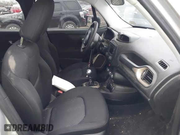 ✅ 2017 Jeep Renegade Sport • VIN: ZACCJAAH3HPF05721 • Lot: 41483463. Wystawiony na IAAI z przebiegiem 86 414 mil. Bezpłatny archiwum sprzedaży aukcyjnych z USA i szczegółowy raport historii pojazdu na DreamBid. Zdjęcie 5.