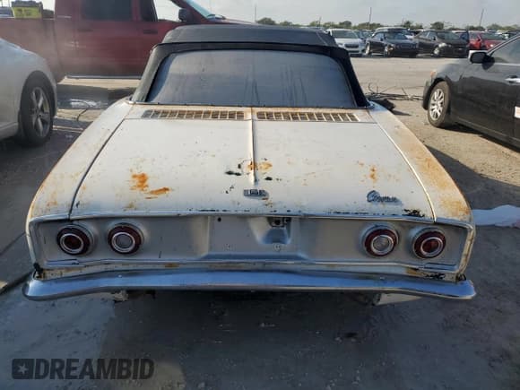 ✅ 1965 Chevrolet Corvair • VIN: 105375W174146 • Лот: 73710124. Опубликован ранее на Copart с пробегом 62 799 миль. Бесплатный доступ к архиву аукционных продаж из США и подробный отчёт об истории автомобиля на DreamBid. Изображение 6.