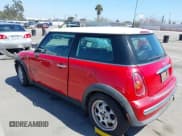 ✅ 2004 MINI Hardtop • VIN: WMWRC33484TC55840 • Lot: 42088687. Wystawiony na IAAI z przebiegiem 135 353 mil. Bezpłatny archiwum sprzedaży aukcyjnych z USA i szczegółowy raport historii pojazdu na DreamBid. Zdjęcie 3.