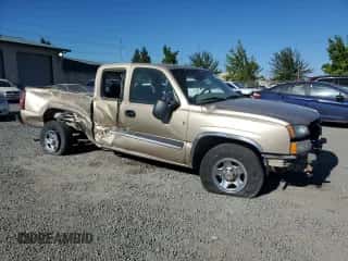 2004 Chevrolet Silverado 1500 z VIN 1GCEC19X84Z307355, wystawiony jako Copart lot #67792175 z przebiegiem Nie podano mil oraz Szkoda całkowita • Salvage title. Historia ofert i sprzedaży dostępna na DreamBid. Obrazek 4.