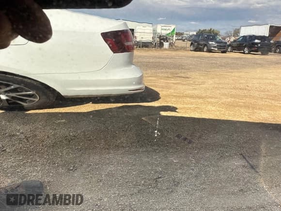 ✅ 2021 Chevrolet Equinox LT • VIN: 2GNAXTEV6M6106236 • Лот: 42137142. Опубликован ранее на IAAI с пробегом 33 663 миль. Бесплатный доступ к архиву аукционных продаж из США и подробный отчёт об истории автомобиля на DreamBid. Изображение 1.