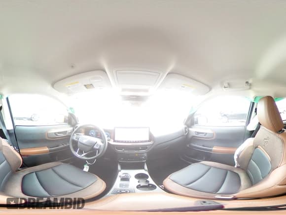 ✅ 2025 Ford Bronco Sport Outer Banks • VIN: 3FMCR9CN9SRE63221 • Lot: 69815485. Wystawiony na Copart z przebiegiem 1 364 mil. Bezpłatny archiwum sprzedaży aukcyjnych z USA i szczegółowy raport historii pojazdu na DreamBid. Zdjęcie 16.