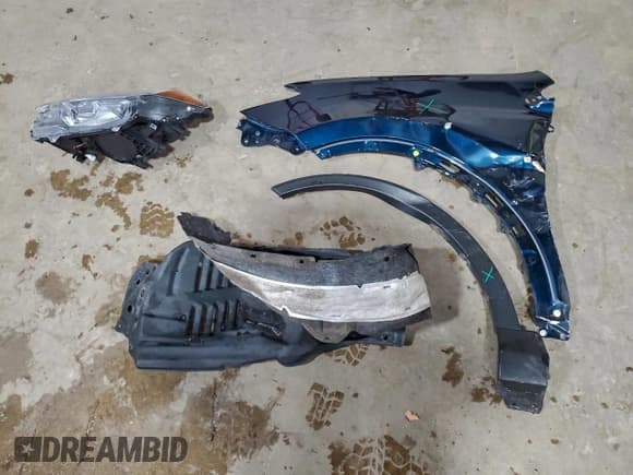 ✅ 2018 Toyota RAV4 XLE • VIN: JTMRFREV4JD253945 • Lot: 95734565. Wystawiony na Copart z przebiegiem 54 850 mil. Bezpłatny archiwum sprzedaży aukcyjnych z USA i szczegółowy raport historii pojazdu na DreamBid. Zdjęcie 13.