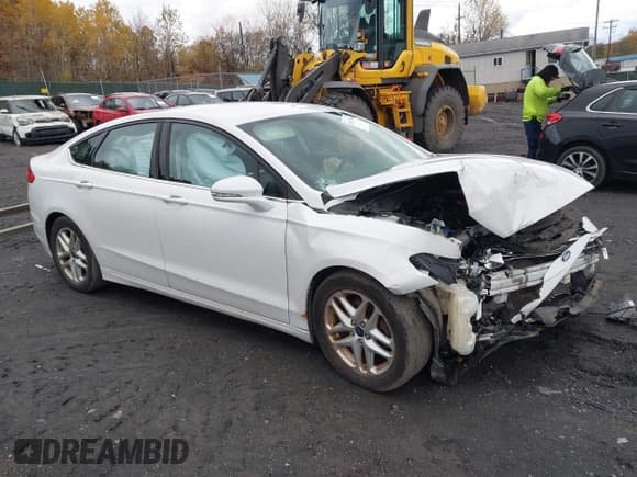 ✅ 2015 Ford Fusion SE • VIN: 1FA6P0H73F5104278 • Lot: 43587702. Wystawiony na IAAI z przebiegiem 136 533 mil. Bezpłatny archiwum sprzedaży aukcyjnych z USA i szczegółowy raport historii pojazdu na DreamBid. Zdjęcie 1.