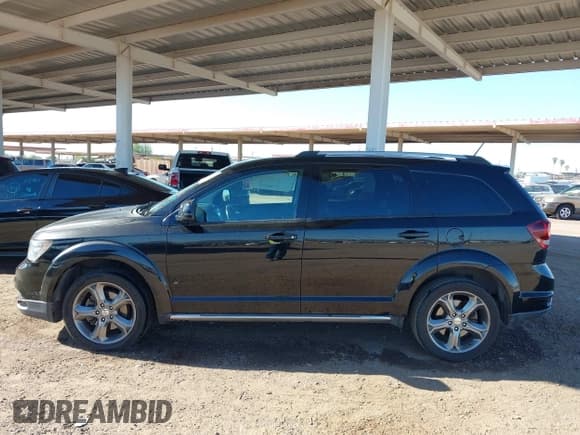 ✅ 2017 Dodge Journey Crossroad Plus • VIN: 3C4PDCGG3HT536088 • Lot: 43296067. Listed on IAAI with 106,071 mi. Free auction sales archive from the USA and detailed vehicle history report at DreamBid. Image 14.