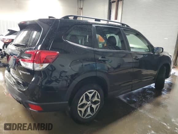 ✅ 2023 Subaru Forester Premium • VIN: JF2SKAEC3PH498624 • Lot: 92297225. Listed on Copart with 48,597 mi. Free auction sales archive from the USA and detailed vehicle history report at DreamBid. Image 3.