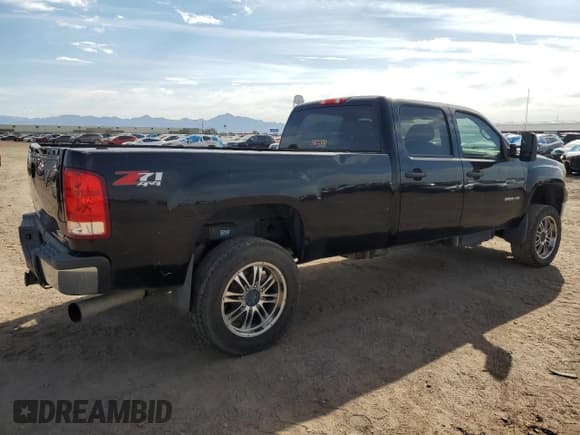 ✅ 2011 GMC Sierra 2500HD SLE • VIN: 1GT120C89BF155906 • Лот: 50648005. Опубликован ранее на Copart с пробегом 185 666 миль. Бесплатный доступ к архиву аукционных продаж из США и подробный отчёт об истории автомобиля на DreamBid. Изображение 3.