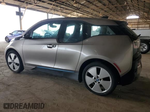 ✅ 2015 BMW i3 • VIN: WBY1Z4C59FV501908 • Лот: 85534305. Опубликован ранее на Copart с пробегом 86 233 миль. Бесплатный доступ к архиву аукционных продаж из США и подробный отчёт об истории автомобиля на DreamBid. Изображение 2.