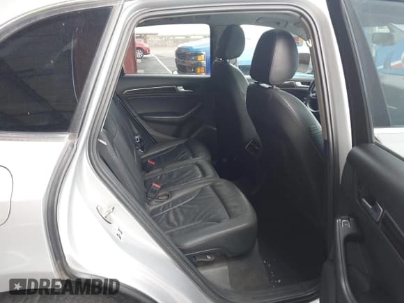 ✅ 2014 Audi Q5 Premium • VIN: WA1CFAFP8EA084067 • Лот: 43609688. Опубликован ранее на IAAI с пробегом 198 506 миль. Бесплатный доступ к архиву аукционных продаж из США и подробный отчёт об истории автомобиля на DreamBid. Изображение 8.