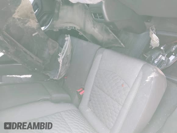 ✅ 2018 Chevrolet Equinox LT • VIN: 3GNAXSEV5JS583294 • Lot: 43008737. Listed on IAAI with 127,829 mi. Free auction sales archive from the USA and detailed vehicle history report at DreamBid. Image 8.