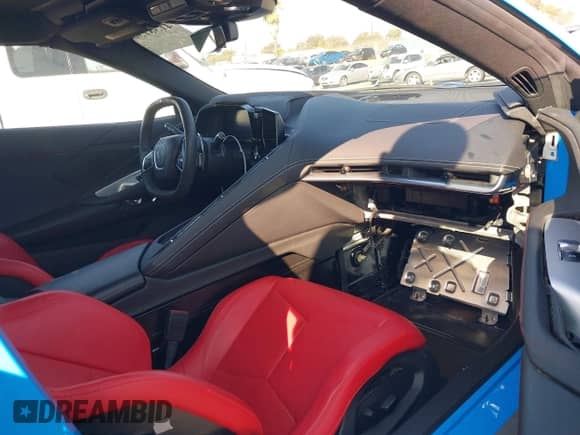 2021 Chevrolet Corvette 2LT z VIN 1G1YB2D44M5101758, wystawiony jako IAAI lot #41381304 z przebiegiem 11 843 mil mil oraz . Historia ofert i sprzedaży dostępna na DreamBid. Obrazek 5.