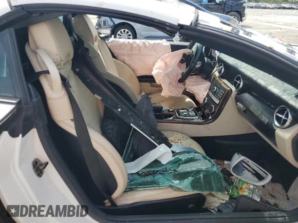 ✅ 2020 Mercedes-Benz SLC 300 • VIN: WDDPK3JA7LF166301 • Lot: 60047095. Wystawiony na Copart z przebiegiem 35 134 mil. Bezpłatny archiwum sprzedaży aukcyjnych z USA i szczegółowy raport historii pojazdu na DreamBid. Zdjęcie 10.