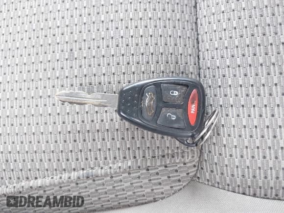 ✅ 2006 Jeep Commander • VIN: 1J8HG48N46C274341 • Lot: 42264428. Listed on IAAI with 153,443 mi. Free auction sales archive from the USA and detailed vehicle history report at DreamBid. Image 11.