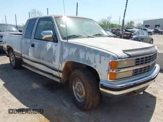 1993 Chevrolet Silverado 1500 z VIN 2GCEK19KXP1195890, wystawiony jako IAAI lot #41975787 z przebiegiem Nie podano mil oraz . Historia ofert i sprzedaży dostępna na DreamBid. Obrazek 1.