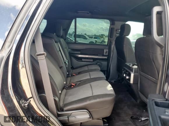 ✅ 2018 Ford Expedition XLT • VIN: 1FMJU1HT4JEA30325 • Lot: 93449015. Wystawiony na Copart z przebiegiem 85 558 mil. Bezpłatny archiwum sprzedaży aukcyjnych z USA i szczegółowy raport historii pojazdu na DreamBid. Zdjęcie 11.