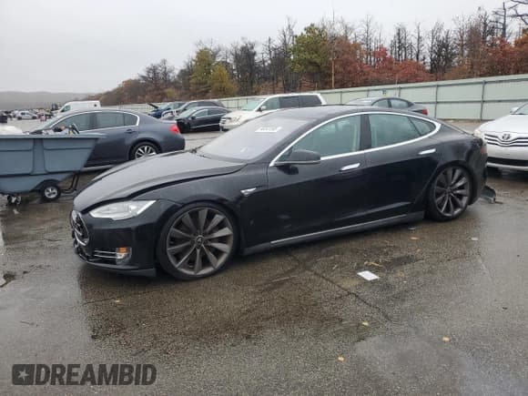 ✅ 2013 Tesla Model S Performance • VIN: 5YJSA1DP3DFP28874 • Lot: 90341595. Wystawiony na Copart z przebiegiem 58 649 mil. Bezpłatny archiwum sprzedaży aukcyjnych z USA i szczegółowy raport historii pojazdu na DreamBid. Zdjęcie 1.