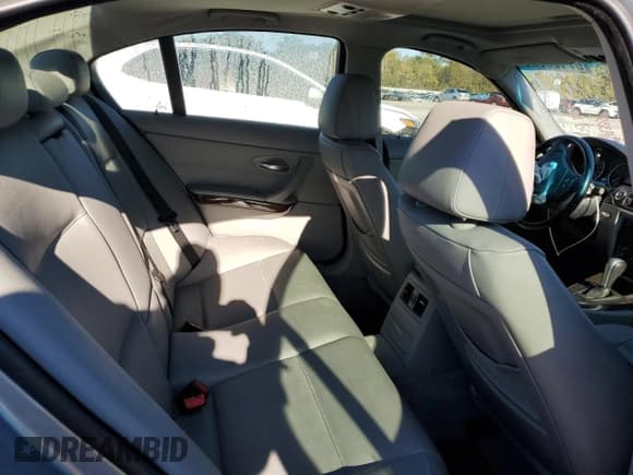 ✅ 2006 BMW 3 Series 325i • VIN: WBAVB17596NK37957 • Lot: 87103725. Wystawiony na Copart z przebiegiem 107 303 mil. Bezpłatny archiwum sprzedaży aukcyjnych z USA i szczegółowy raport historii pojazdu na DreamBid. Zdjęcie 10.