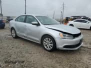 ✅ 2013 Volkswagen Jetta SE • VIN: 3VWDP7AJ8DM356094 • Lot: 92788305. Wystawiony na Copart z przebiegiem 129 670 mil. Bezpłatny archiwum sprzedaży aukcyjnych z USA i szczegółowy raport historii pojazdu na DreamBid. Zdjęcie 4.