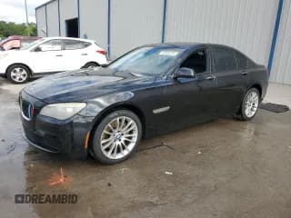 ✅ 2011 BMW 7 Series 740i • VIN: WBAKA4C52BC612977 • Lot: 52582575. Wystawiony na Copart z przebiegiem 157 813 mil. Bezpłatny archiwum sprzedaży aukcyjnych z USA i szczegółowy raport historii pojazdu na DreamBid. Zdjęcie 1.