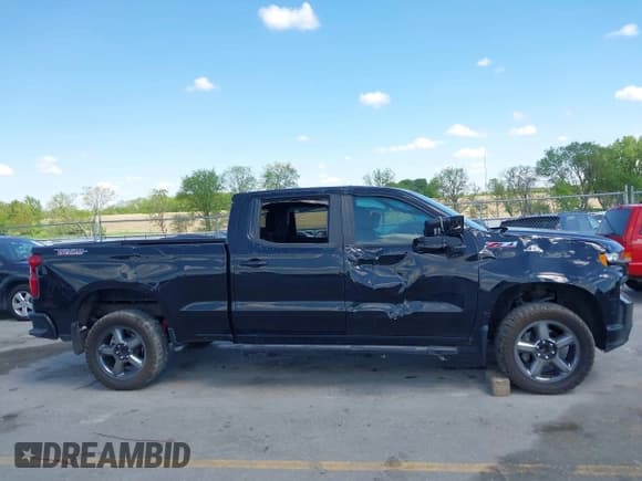 ✅ 2022 Chevrolet Silverado 1500 LT Trail Boss • VIN: 3GCPYFEL4NG101803 • Lot: 42271645. Wystawiony na IAAI z przebiegiem 37 736 mil. Bezpłatny archiwum sprzedaży aukcyjnych z USA i szczegółowy raport historii pojazdu na DreamBid. Zdjęcie 13.