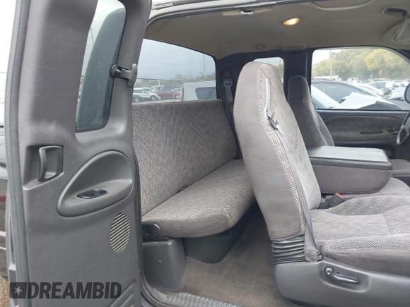 ✅ 2001 Dodge 1500 • VIN: 3B7HC13Z61G201439 • Lot: 43549659. Listed on IAAI with 179,592 mi. Free auction sales archive from the USA and detailed vehicle history report at DreamBid. Image 8.