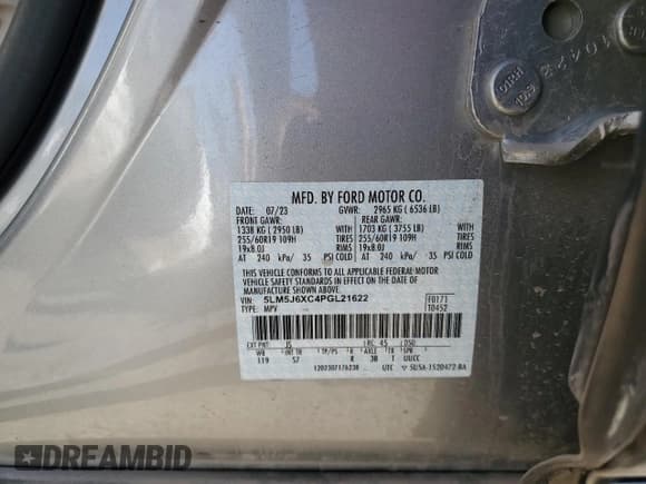 ✅ 2023 Lincoln Aviator Standard • VIN: 5LM5J6XC4PGL21622 • Lot: 70502105. Listed on Copart with 39,032 mi. Free auction sales archive from the USA and detailed vehicle history report at DreamBid. Image 13.